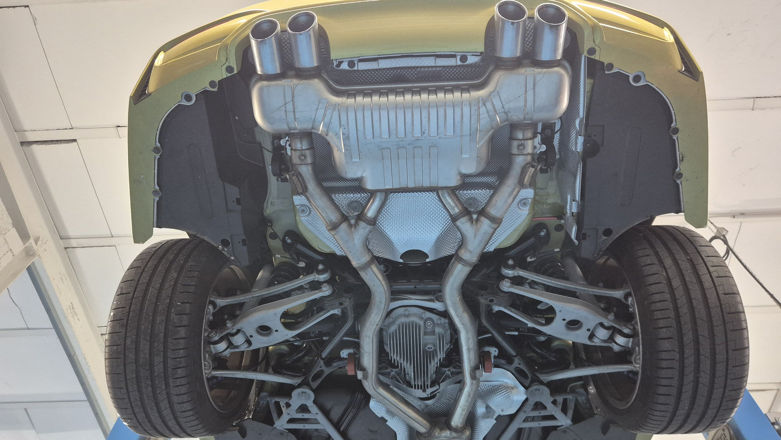 BMW M4 F82 - im Kundenauftrag (Handschalter, Carbondach, Neuwertig) Bild 87