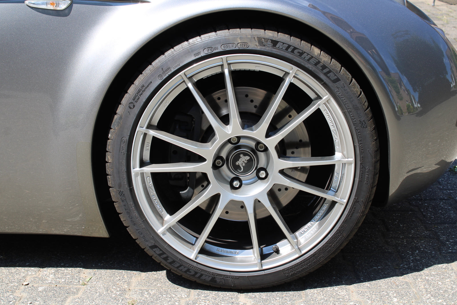 Wiesmann Roadster MF4 - im Kundenauftrag (Liftsystem, OZ-Felgen, Rückfahrkamera) Bild 20
