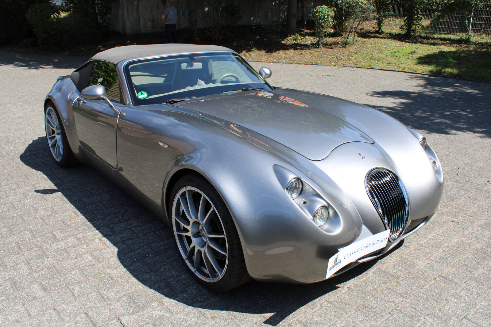 Wiesmann Roadster MF4 - im Kundenauftrag (Liftsystem, OZ-Felgen, Rückfahrkamera) Bild 7