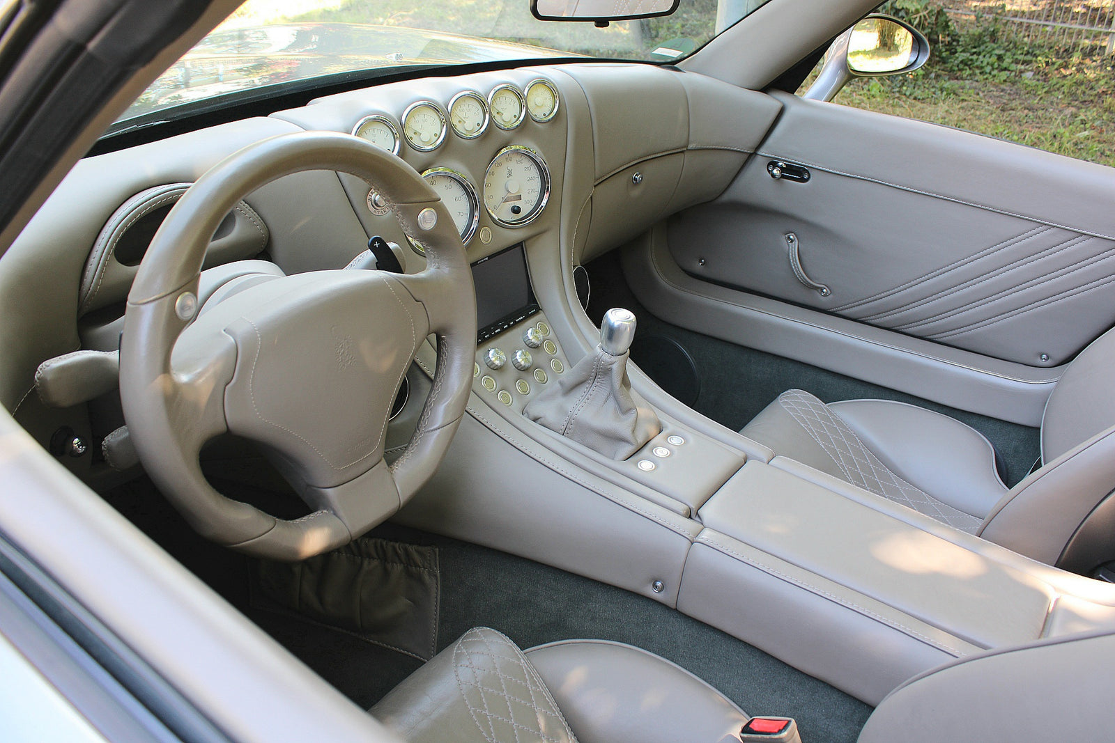 Wiesmann Roadster MF4 - im Kundenauftrag (Liftsystem, OZ-Felgen, Rückfahrkamera) Bild 26