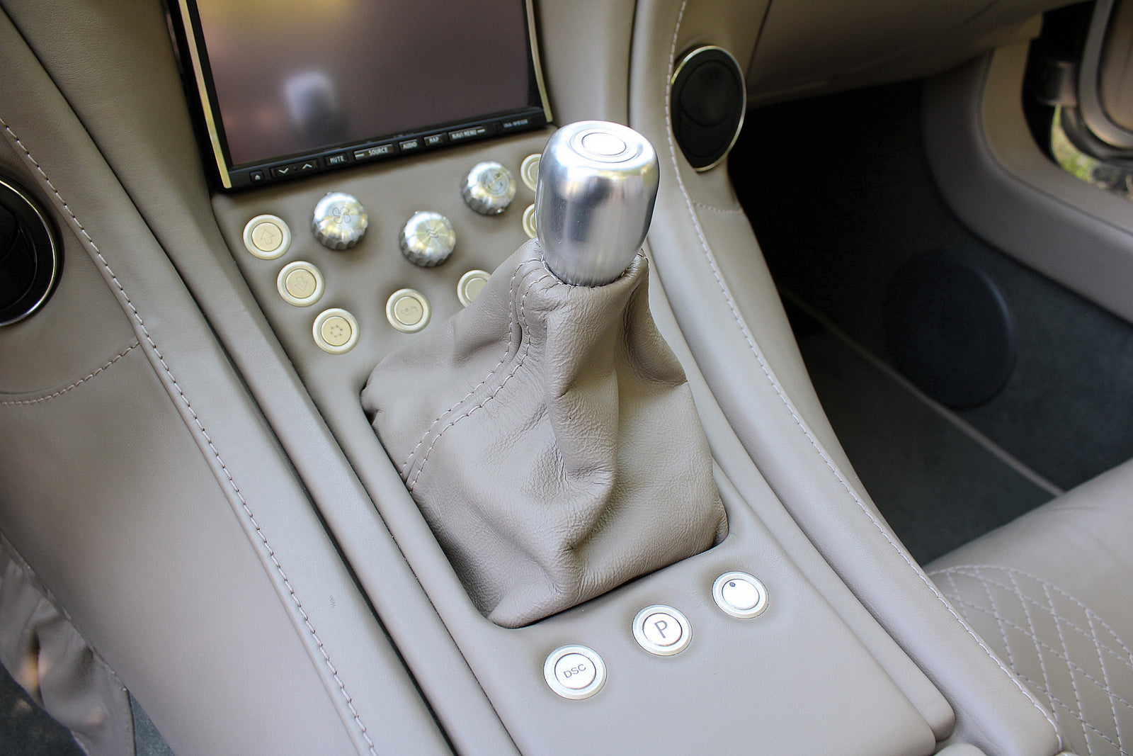 Wiesmann Roadster MF4 - im Kundenauftrag (Liftsystem, OZ-Felgen, Rückfahrkamera) Bild 35