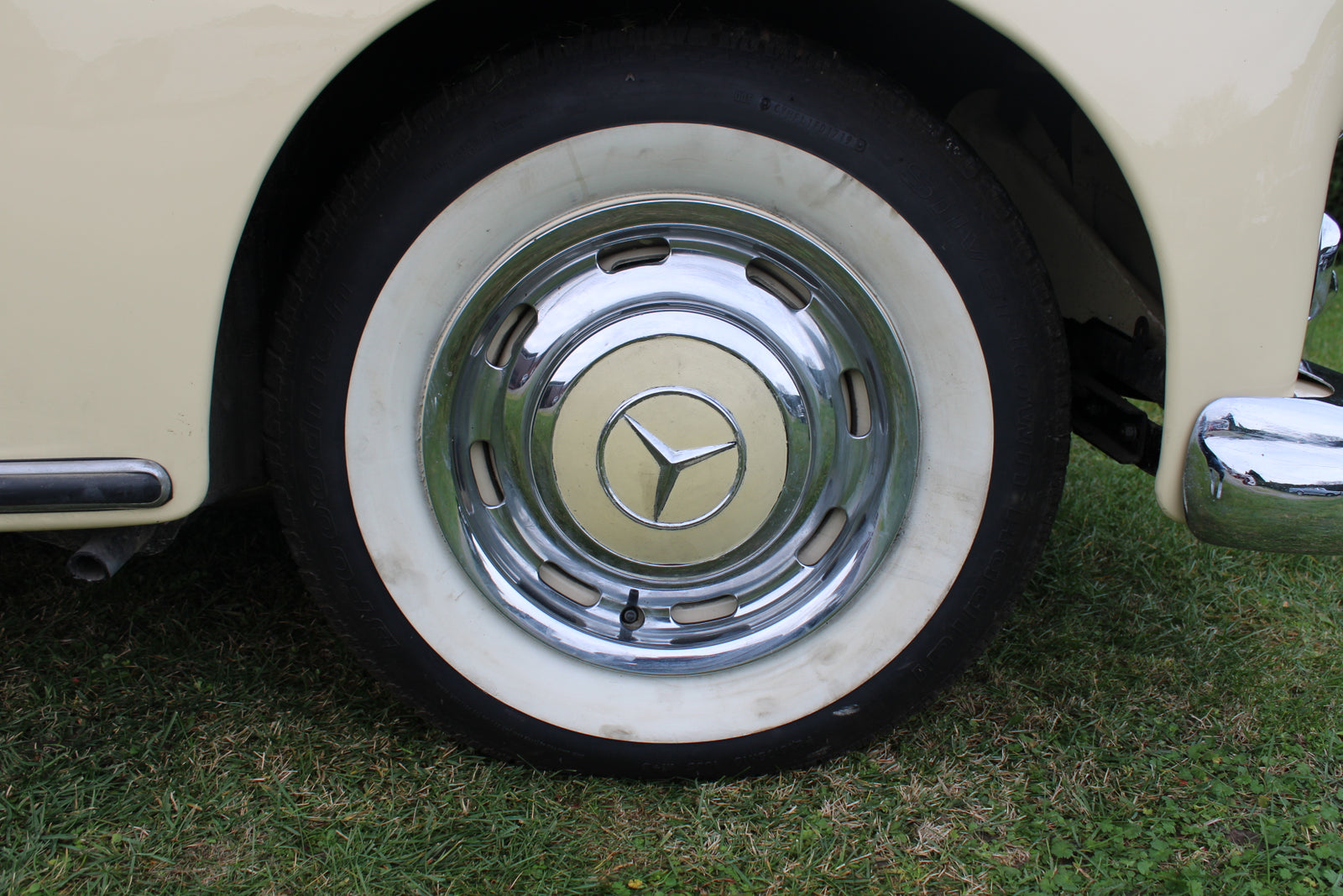 Mercedes 300d Cabriolet D (W189) - im Kundenauftrag (Restauriert, Servo, Schaltgetriebe, Wertgutachten) Bild 24