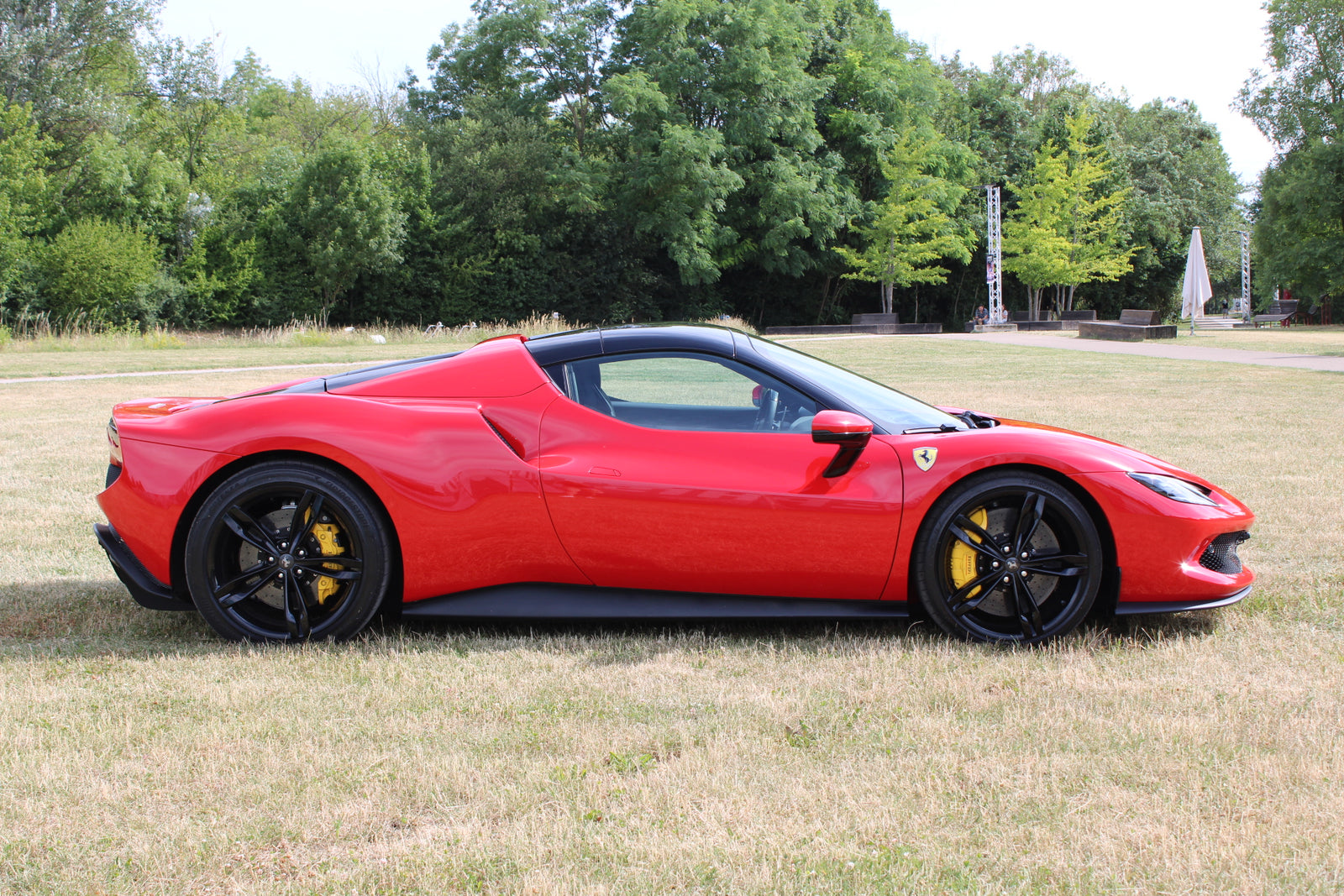 Ferrari 296 GTS - im Kundenauftrag (Lift, Racing Seats, Carbon, LED, Shields) Bild 6