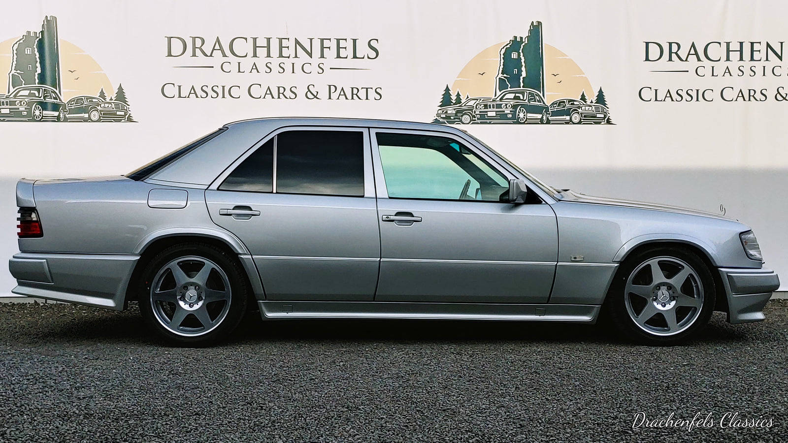 2022 - Mercedes-Benz E 300-24 3.4 AMG (1993) Bild 2