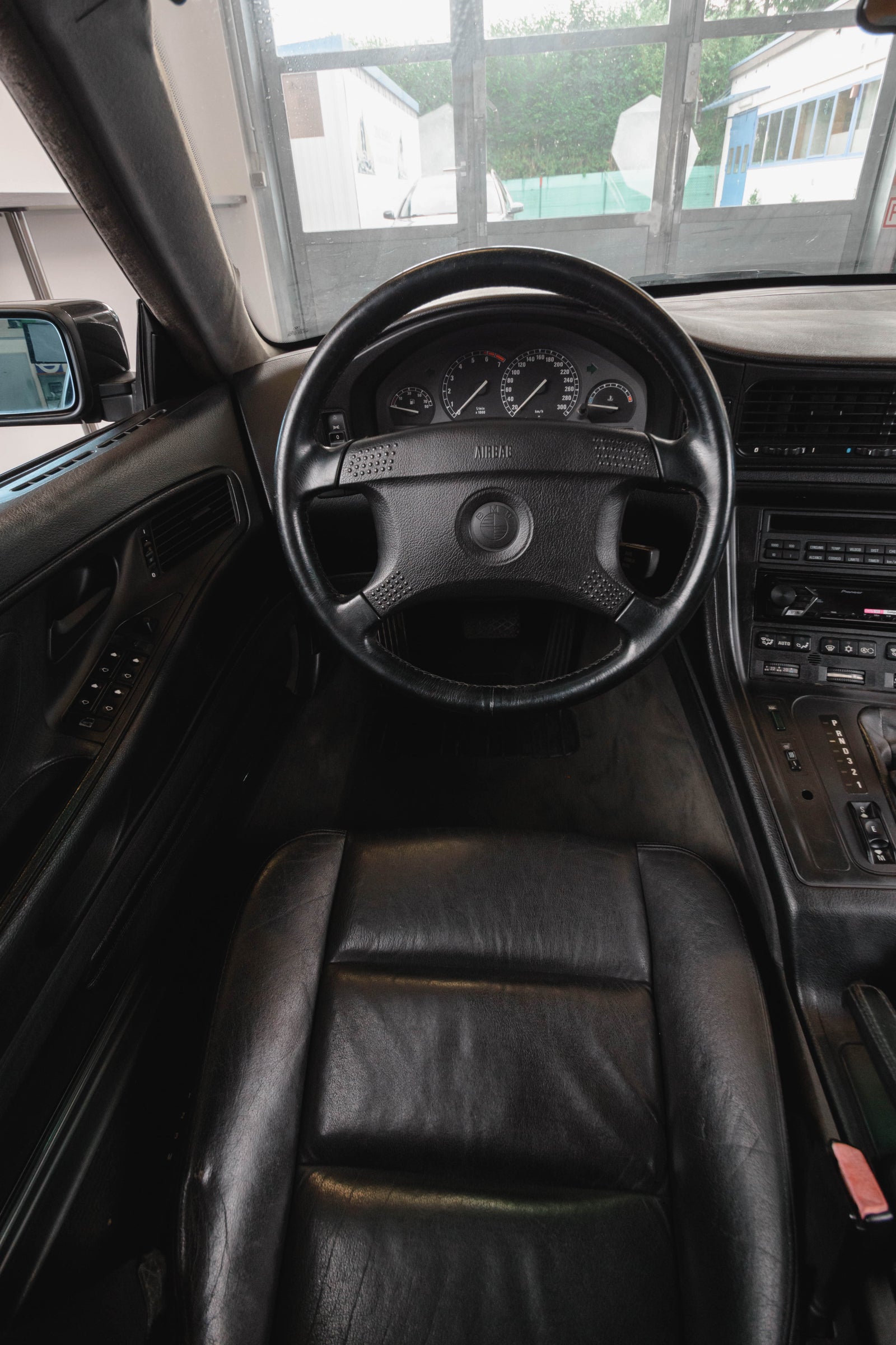 BMW 850i (E31) Vollleder, Klimaautomatik, eSSD (1991) Bild 6
