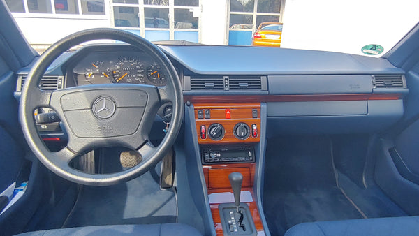 2024 - Mercedes-Benz CE 200 (1995)