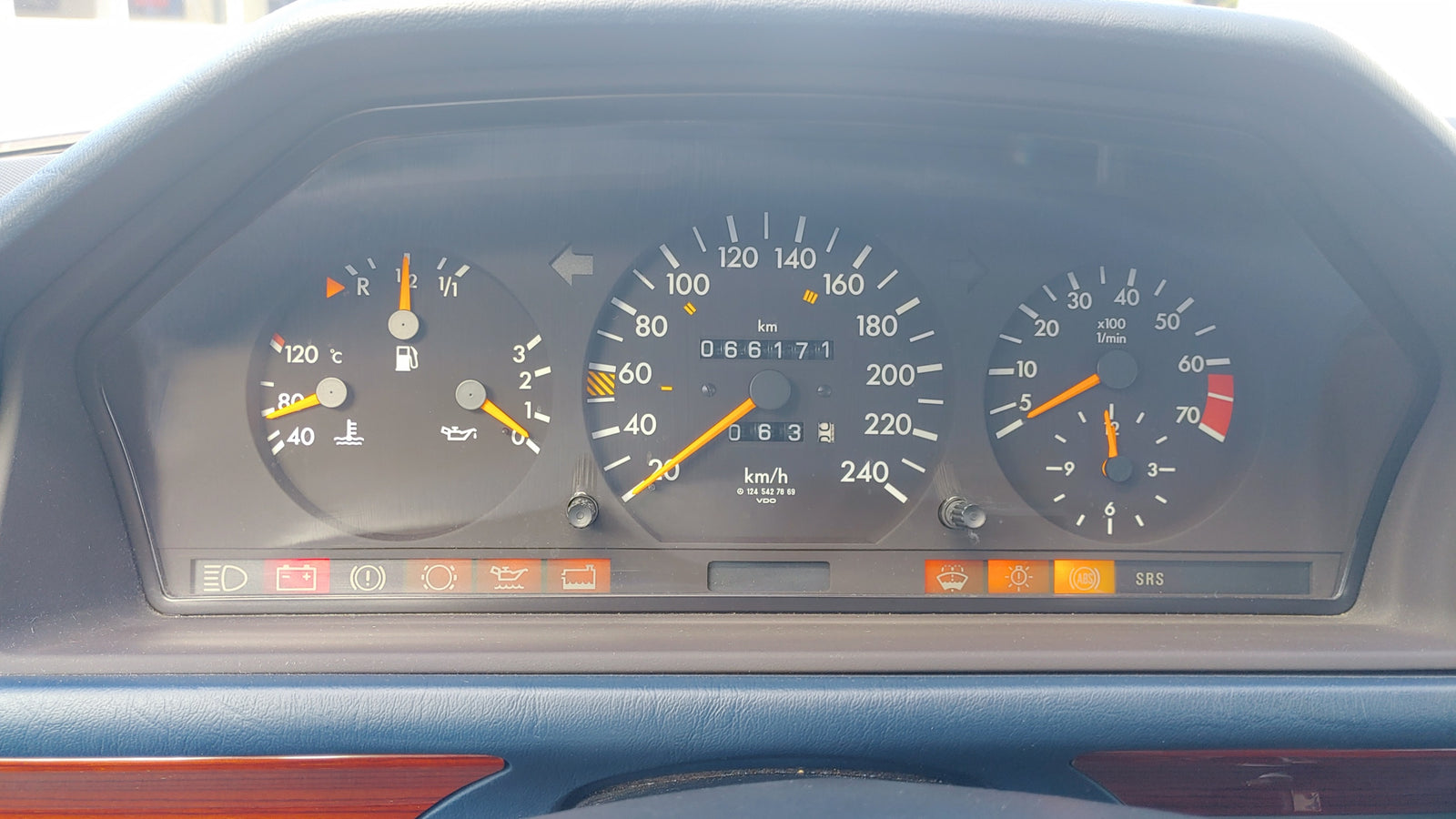 2024 - Mercedes-Benz CE 200 (1995) Bild 17