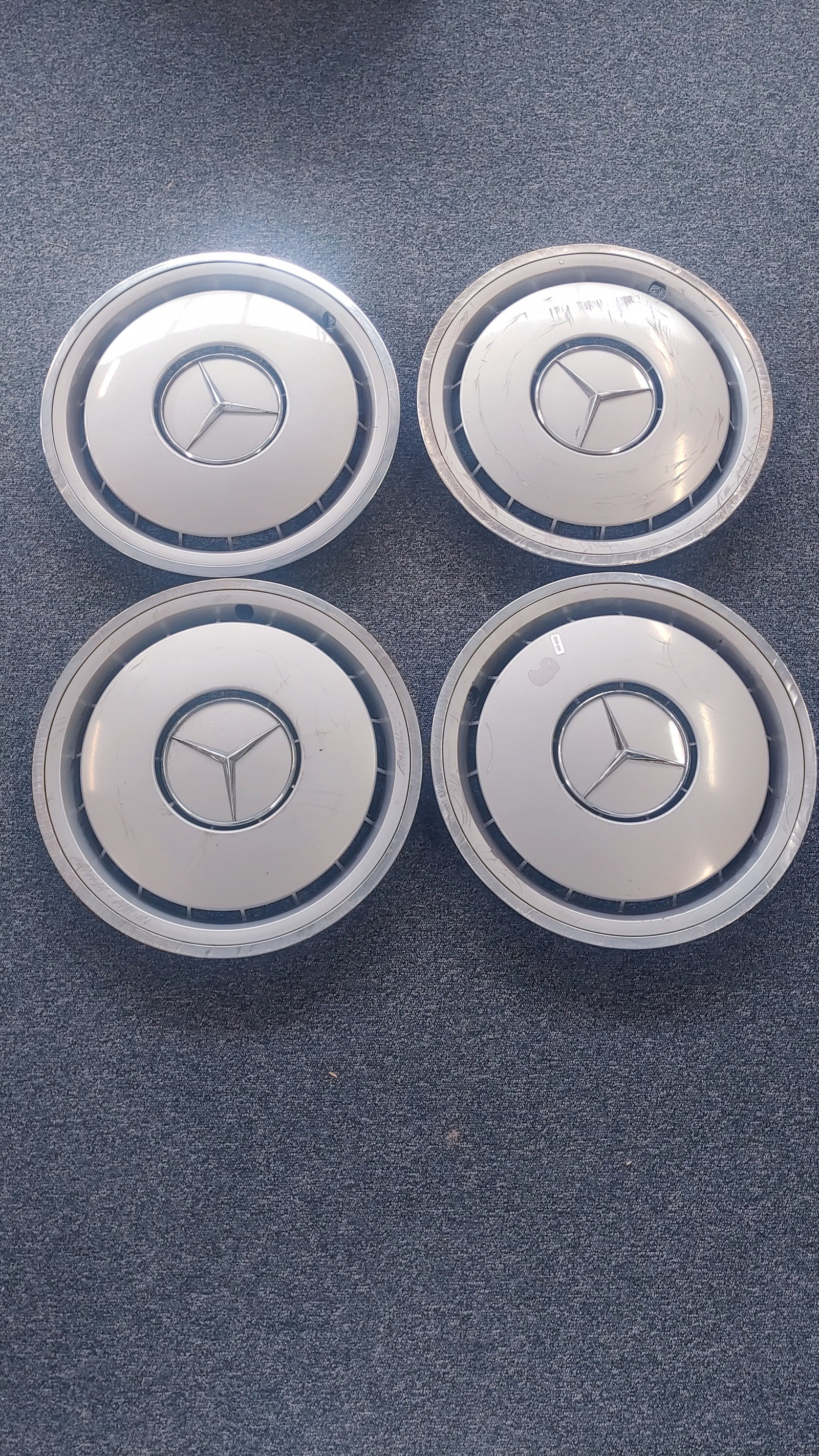 Mercedes W124/W210 Satz Radkappen für Stahlfelgen Bild 1