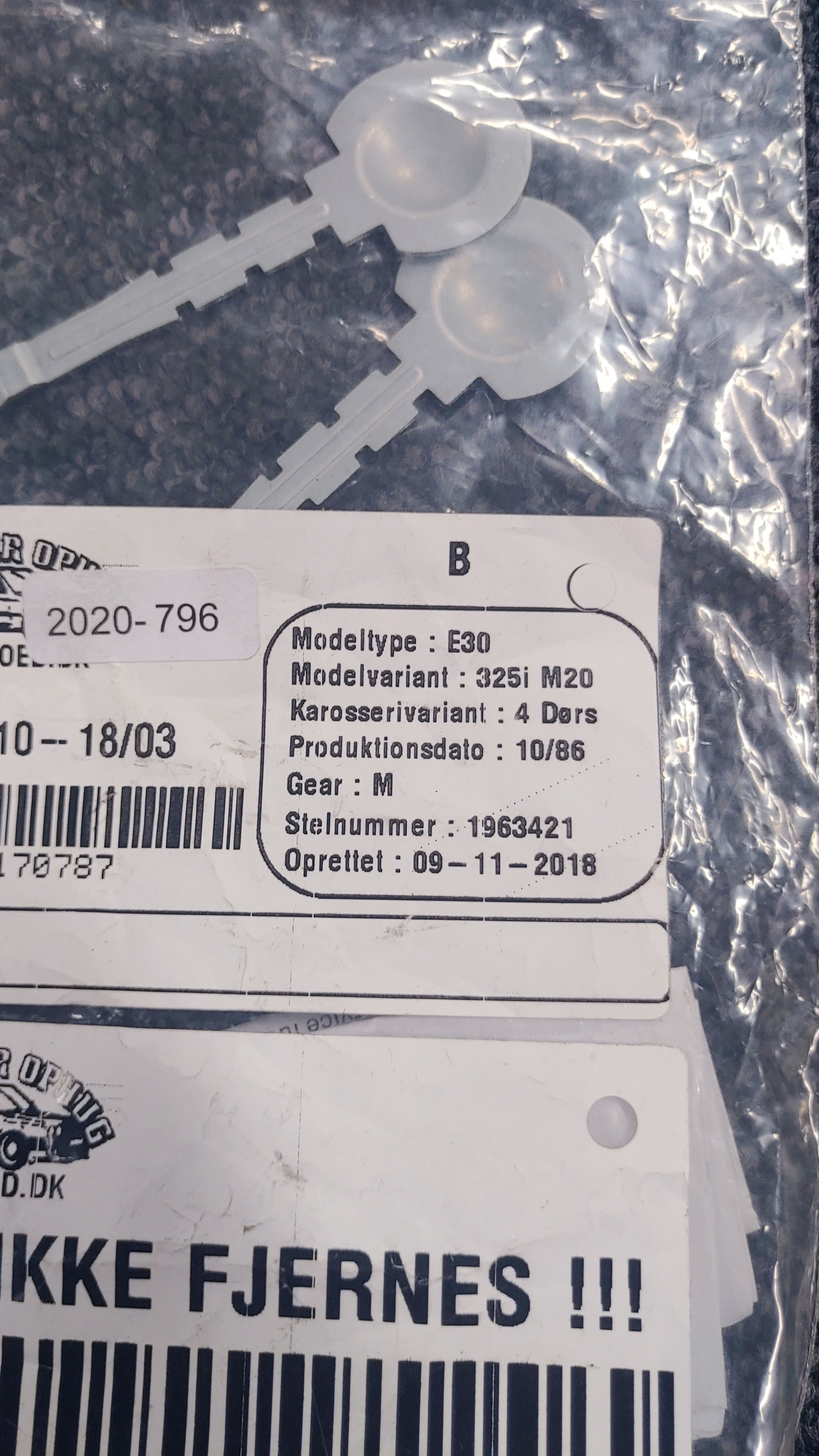 BMW E30 Autoradio Entriegelungswerkzeug Bild 2