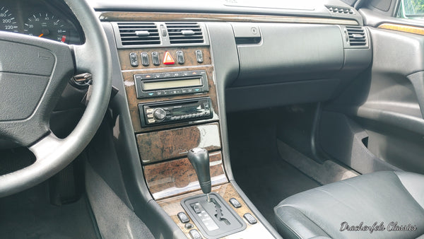 Mercedes-Benz E320 (W210) 1. Hand, Amazonitgrün metallic (1997)