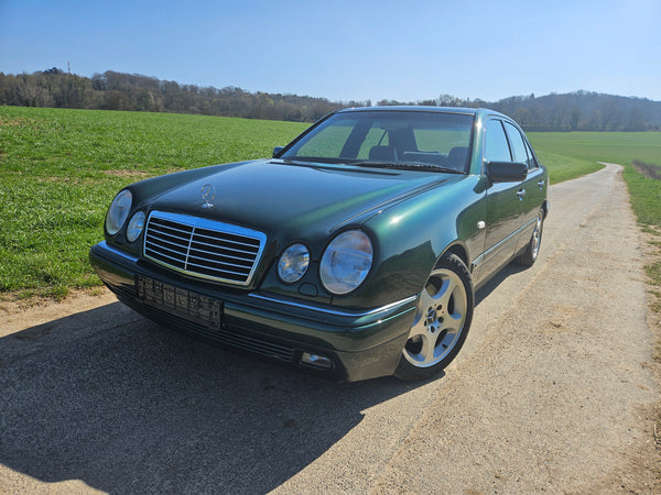 Mercedes-Benz E320 (W210) 1. Hand, Amazonitgrün metallic (1997)