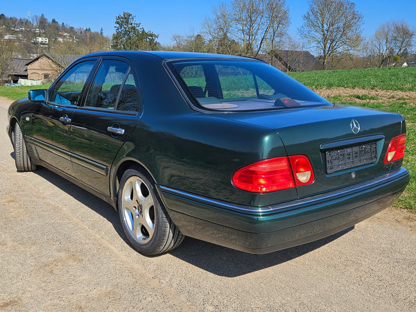 Mercedes-Benz E320 (W210) 1. Hand, Amazonitgrün metallic (1997)