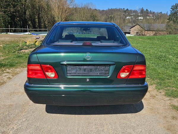 Mercedes-Benz E320 (W210) 1. Hand, Amazonitgrün metallic (1997)