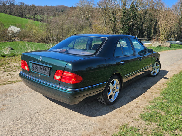 Mercedes-Benz E320 (W210) 1. Hand, Amazonitgrün metallic (1997)