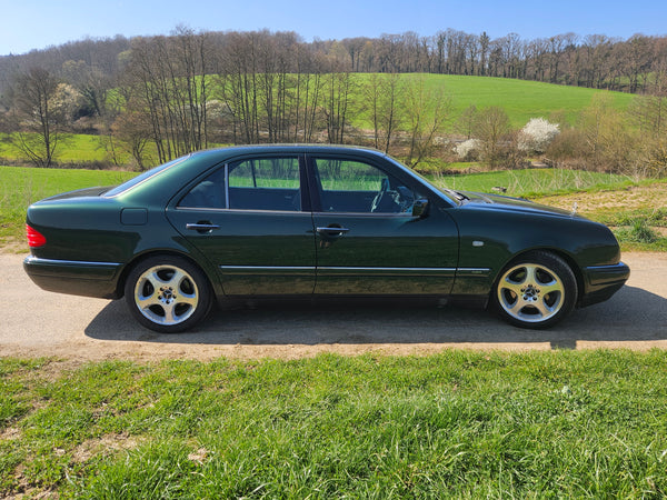 Mercedes-Benz E320 (W210) 1. Hand, Amazonitgrün metallic (1997)