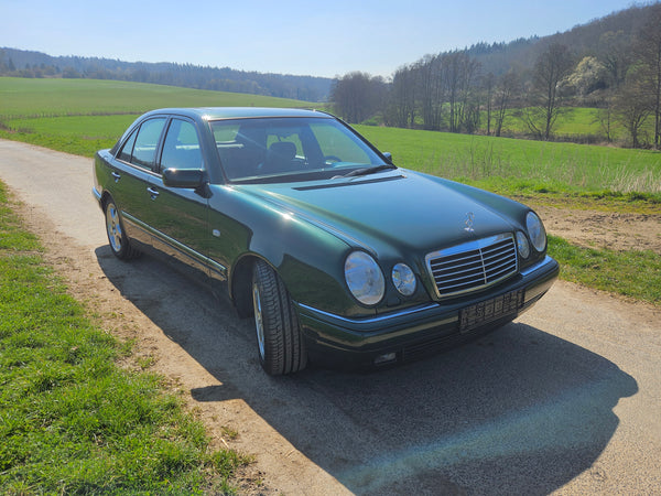 Mercedes-Benz E320 (W210) 1. Hand, Amazonitgrün metallic (1997)