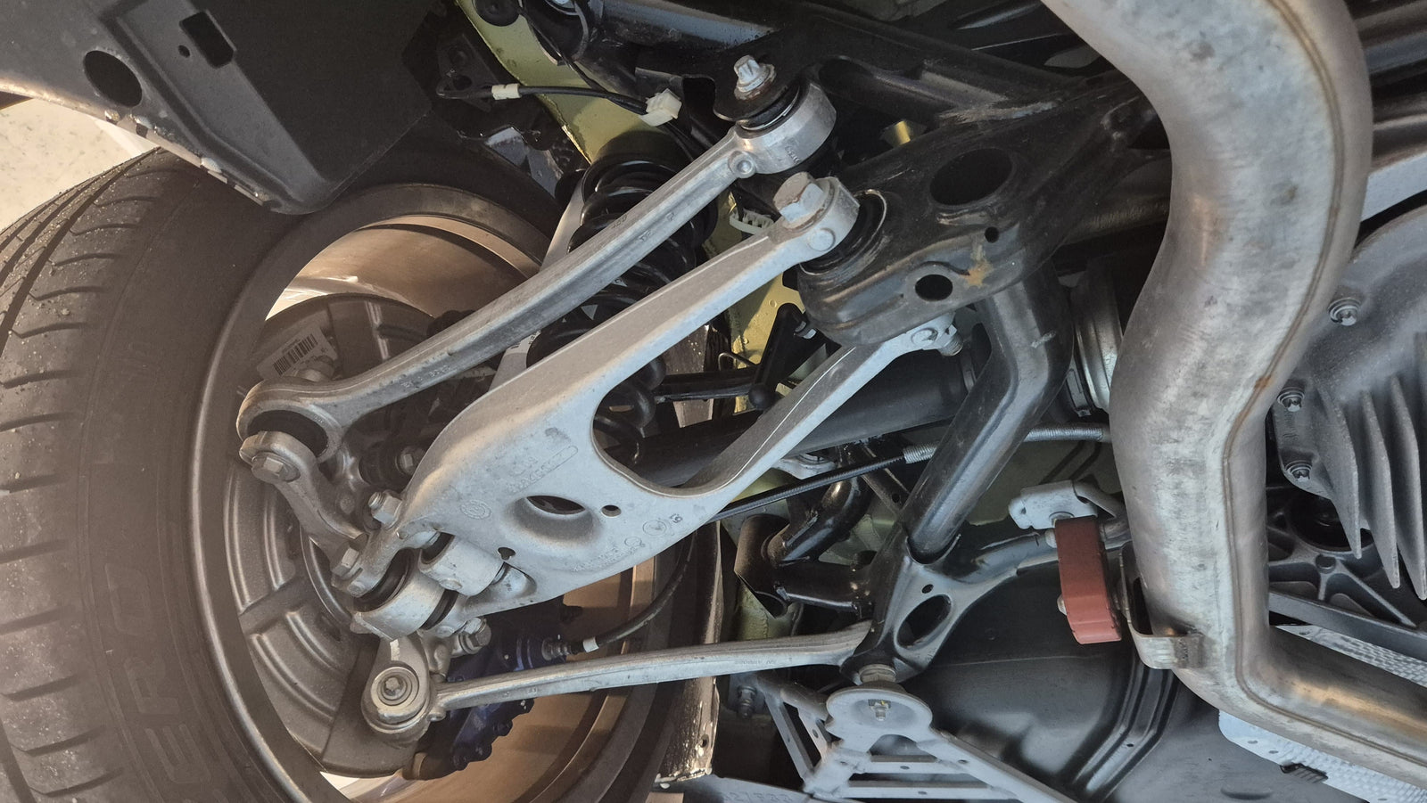 BMW M4 F82 - im Kundenauftrag (Handschalter, Carbondach, Neuwertig) Bild 94