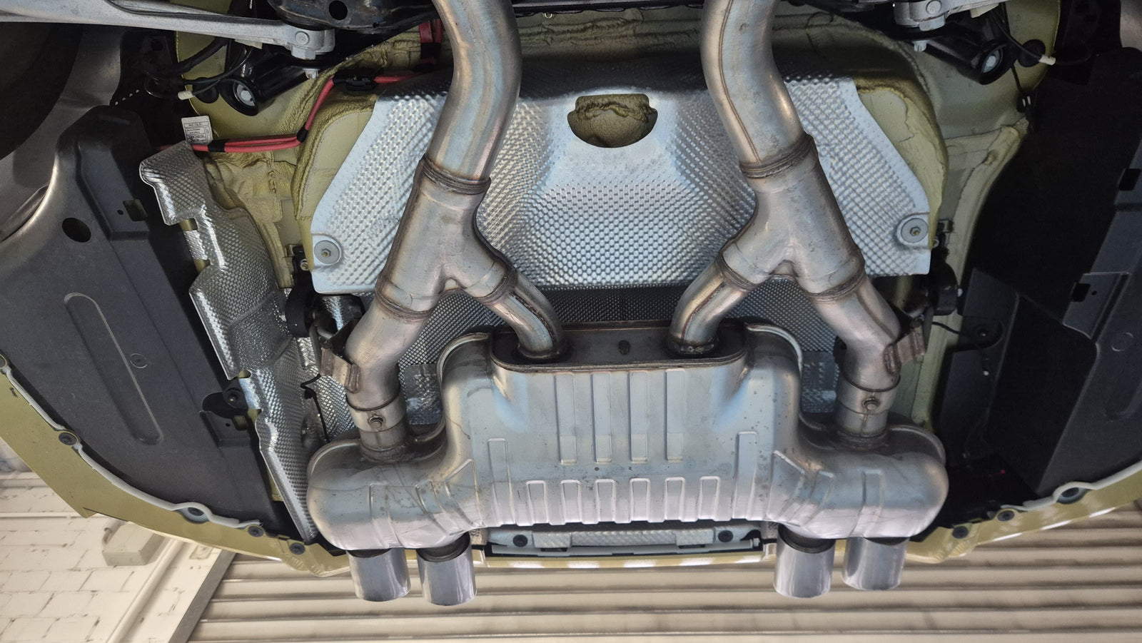 BMW M4 F82 - im Kundenauftrag (Handschalter, Carbondach, Neuwertig) Bild 105