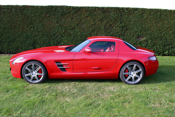 Mercedes SLS AMG - im Kundenauftrag (Seltene Farbkombi, 2. Hand, Service neu)