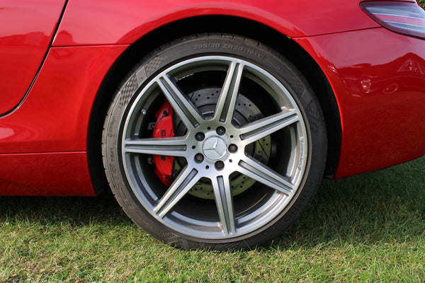 Mercedes SLS AMG - im Kundenauftrag (Seltene Farbkombi, 2. Hand, Service neu)