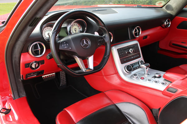 Mercedes SLS AMG - im Kundenauftrag (Seltene Farbkombi, 2. Hand, Service neu)