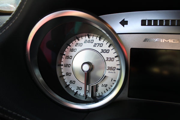 Mercedes SLS AMG - im Kundenauftrag (Seltene Farbkombi, 2. Hand, Service neu)