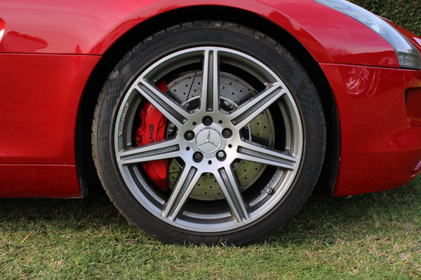 Mercedes SLS AMG - im Kundenauftrag (Seltene Farbkombi, 2. Hand, Service neu)