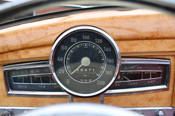 Mercedes 300d Cabriolet D (W189) - im Kundenauftrag (Restauriert, Servo, Schaltgetriebe, Wertgutachten)