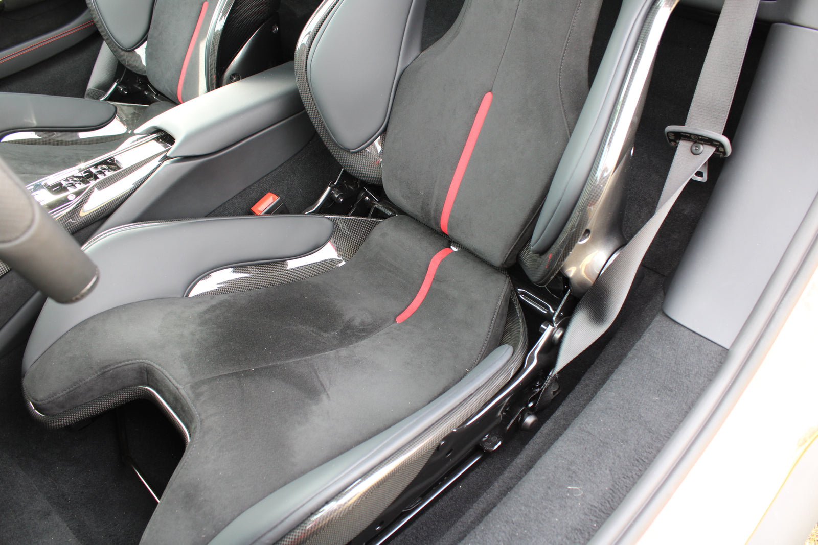 Ferrari 296 GTS - im Kundenauftrag (Lift, Racing Seats, Carbon, LED, Shields) Bild 33
