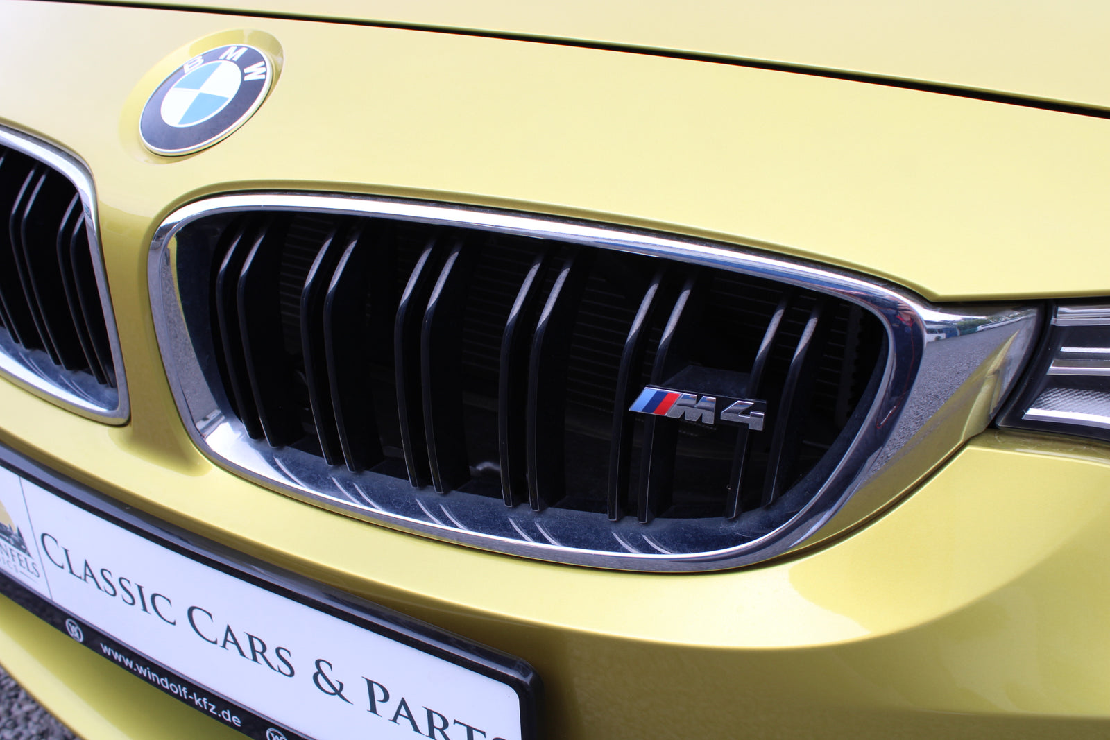 BMW M4 F82 - im Kundenauftrag (Handschalter, Carbondach, Neuwertig) Bild 11