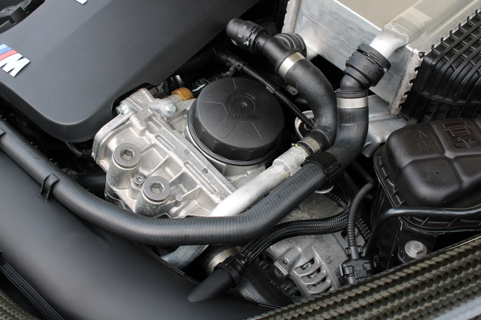 BMW M4 F82 - im Kundenauftrag (Handschalter, Carbondach, Neuwertig) Bild 84