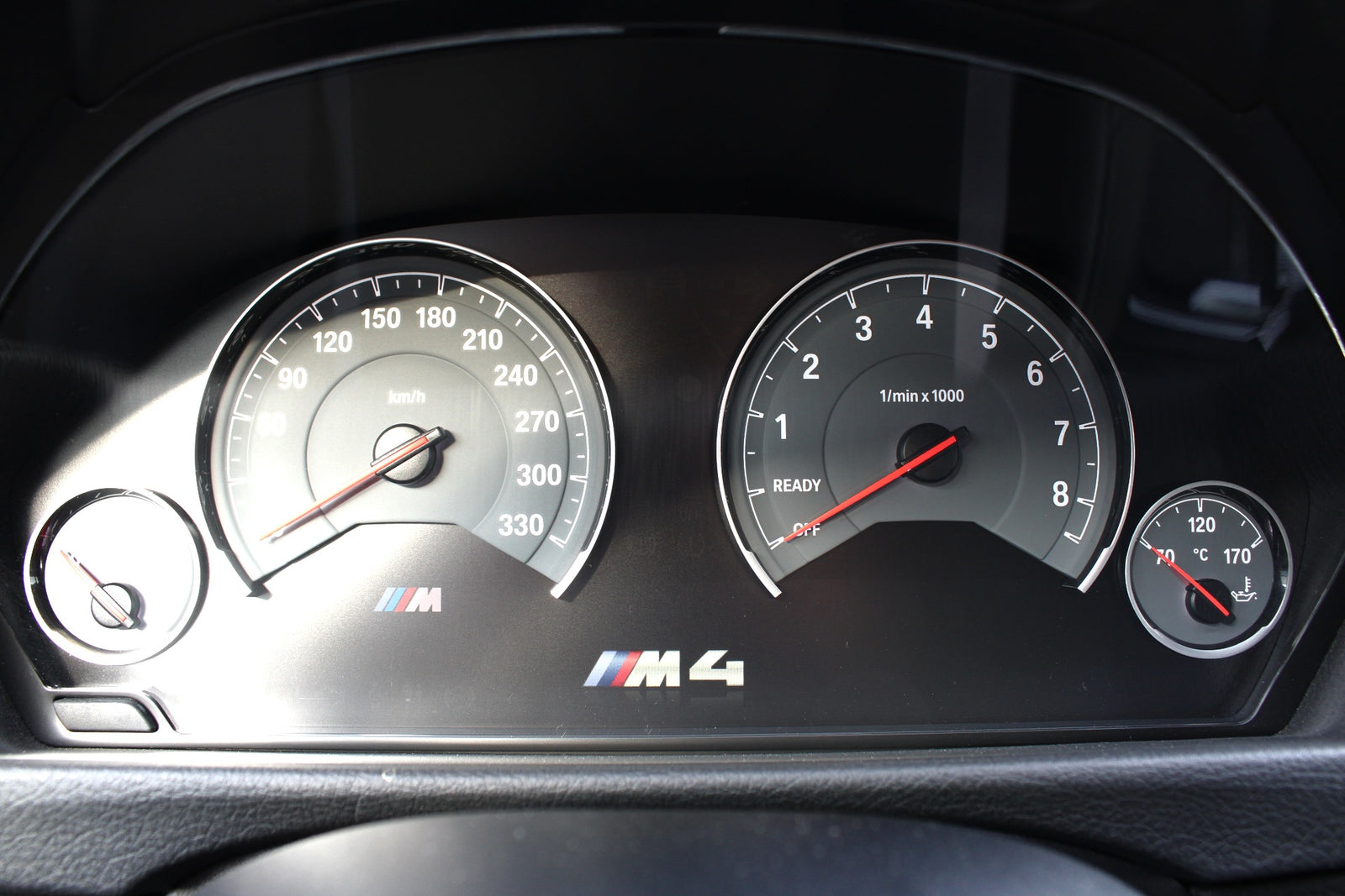 BMW M4 F82 - im Kundenauftrag (Handschalter, Carbondach, Neuwertig) Bild 46