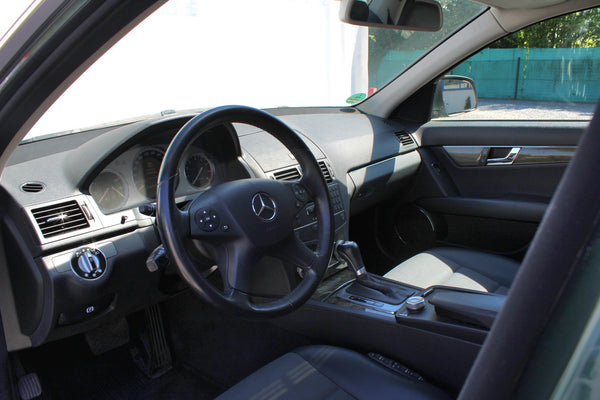 Mercedes-Benz C350 4-Matic Avantgarde - Hinterachse revidiert, Schiebedach, PDC, TÜV neu
