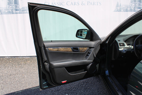 Mercedes-Benz C350 4-Matic Avantgarde - Hinterachse revidiert, Schiebedach, PDC, TÜV neu