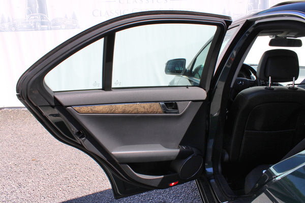 Mercedes-Benz C350 4-Matic Avantgarde - Hinterachse revidiert, Schiebedach, PDC, TÜV neu