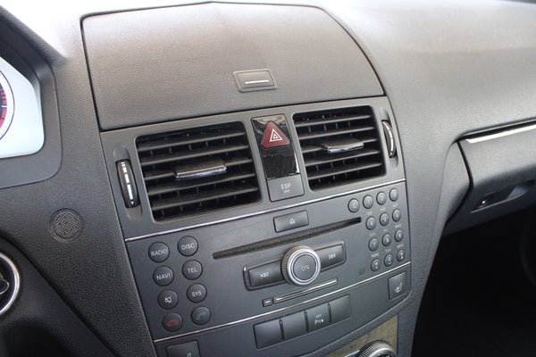 Mercedes-Benz C350 4-Matic Avantgarde - Hinterachse revidiert, Schiebedach, PDC, TÜV neu