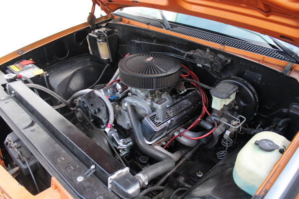 Chevrolet C1500 5,7L Fleetside Short Bed - Im Kundenauftrag (Umfangreich überarbeitet, TÜV, Holley, Borla, Auto Meter)