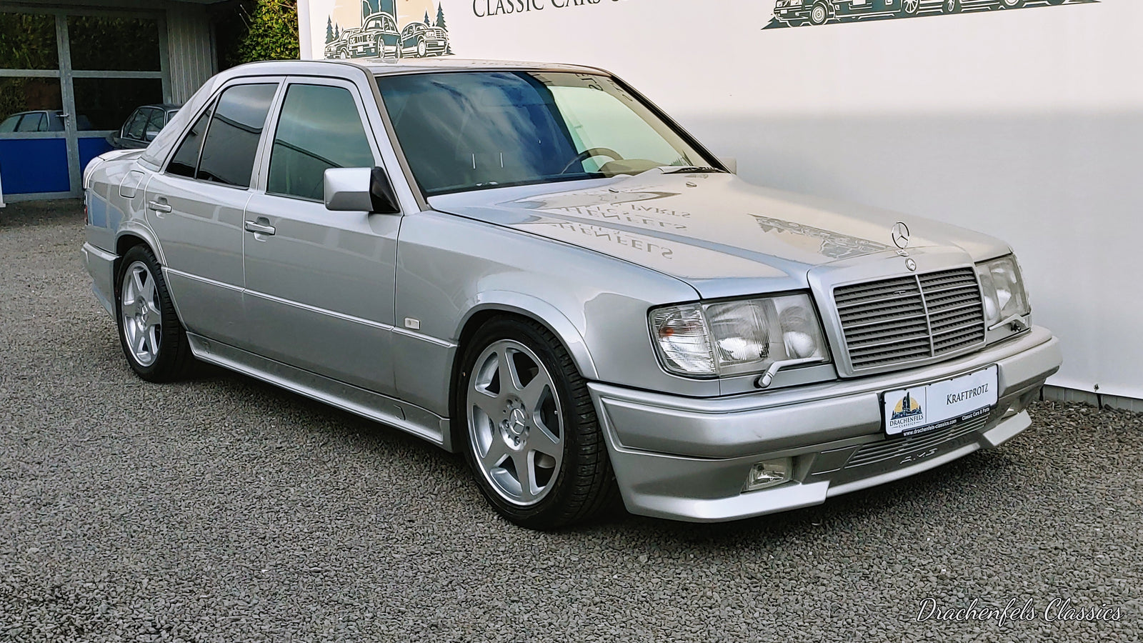 2022 - Mercedes-Benz E 300-24 3.4 AMG (1993) Bild 3