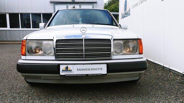 2023 - Mercedes-Benz 200 E (W124) (1990)