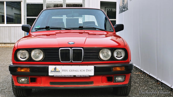 2022 - BMW 318i (E30) (1989)