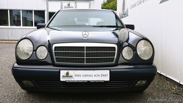 2022 - Mercedes-Benz E 200 (W210) (1995)