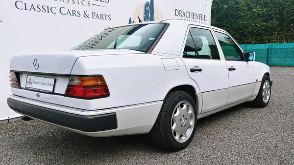 2023 - Mercedes-Benz 200 E (W124) (1990)