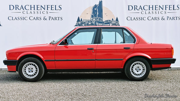 2022 - BMW 318i (E30) (1989)