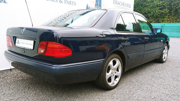 2022 - Mercedes-Benz E 200 (W210) (1995)