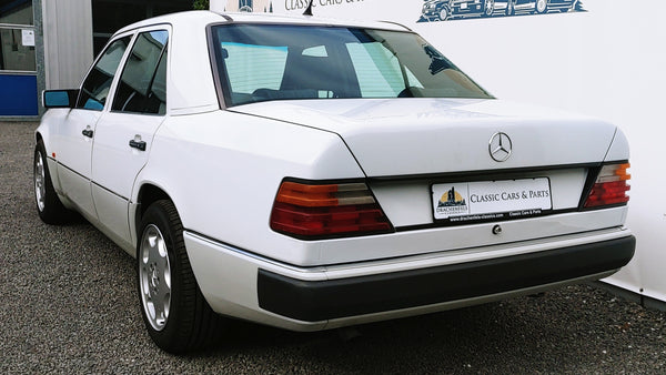 2023 - Mercedes-Benz 200 E (W124) (1990)