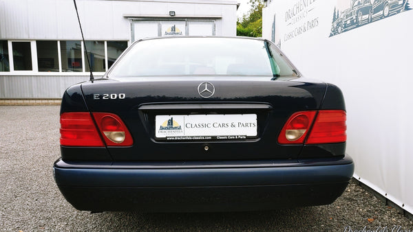 2022 - Mercedes-Benz E 200 (W210) (1995)
