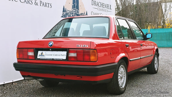 2022 - BMW 318i (E30) (1989)