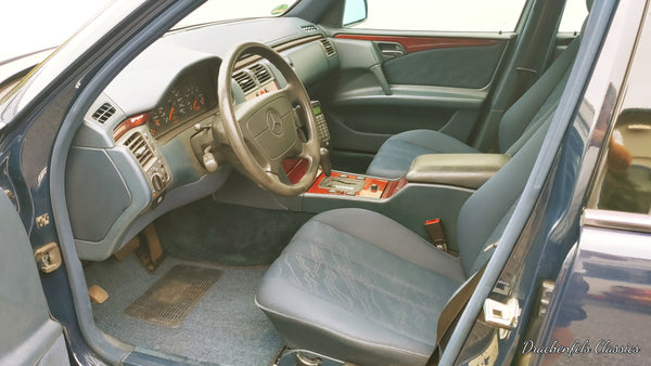 2022 - Mercedes-Benz E 200 (W210) (1995)