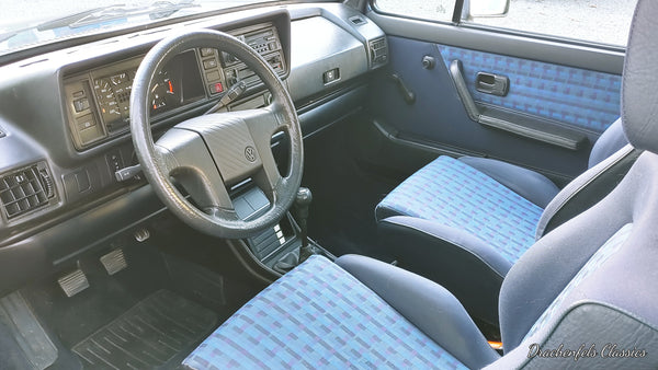 VW Golf I Cabriolet (155 2H) (1990).