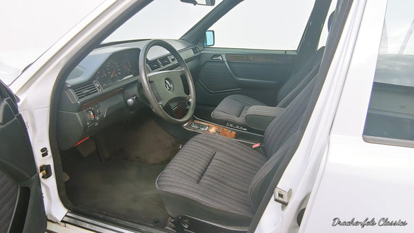 2023 - Mercedes-Benz 200 E (W124) (1990)